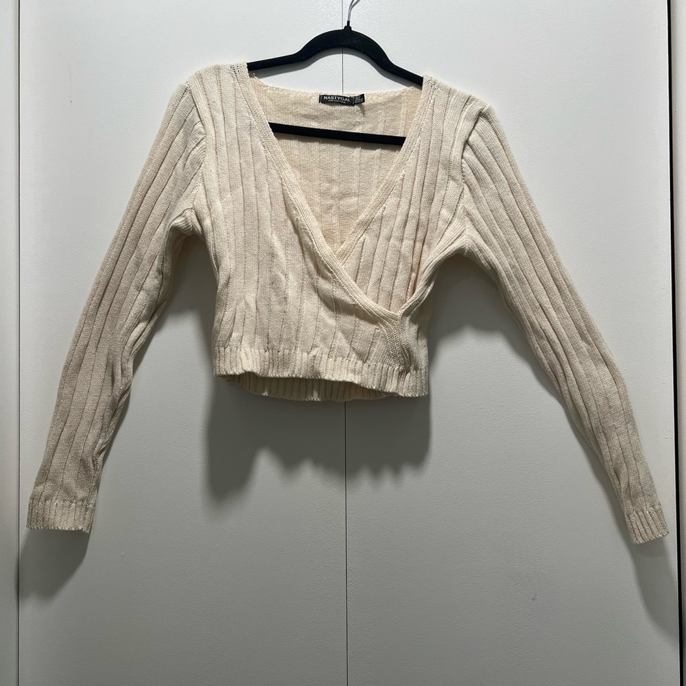 Nasty Gal// Ribbed Knit Cropped Sweater-Beige